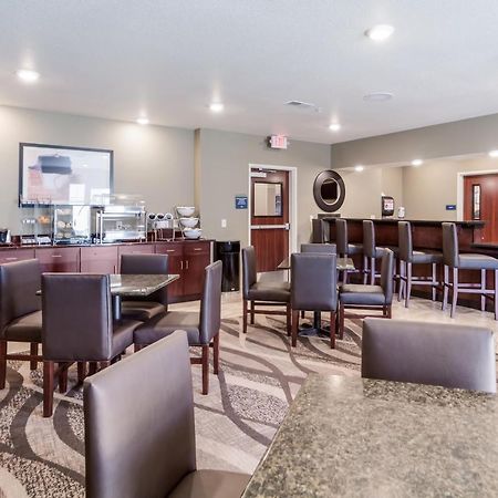 Cobblestone Inn & Suites - Holdrege Экстерьер фото