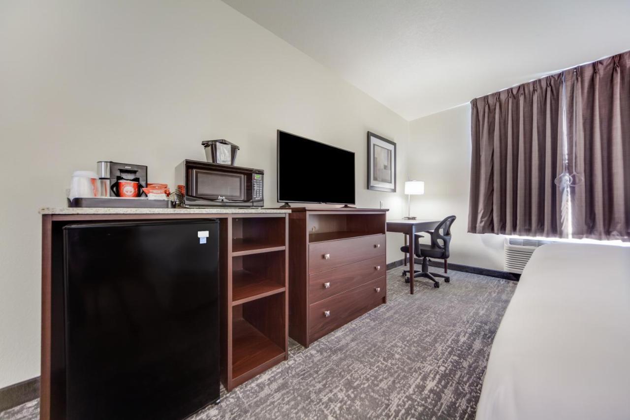 Cobblestone Inn & Suites - Holdrege Экстерьер фото