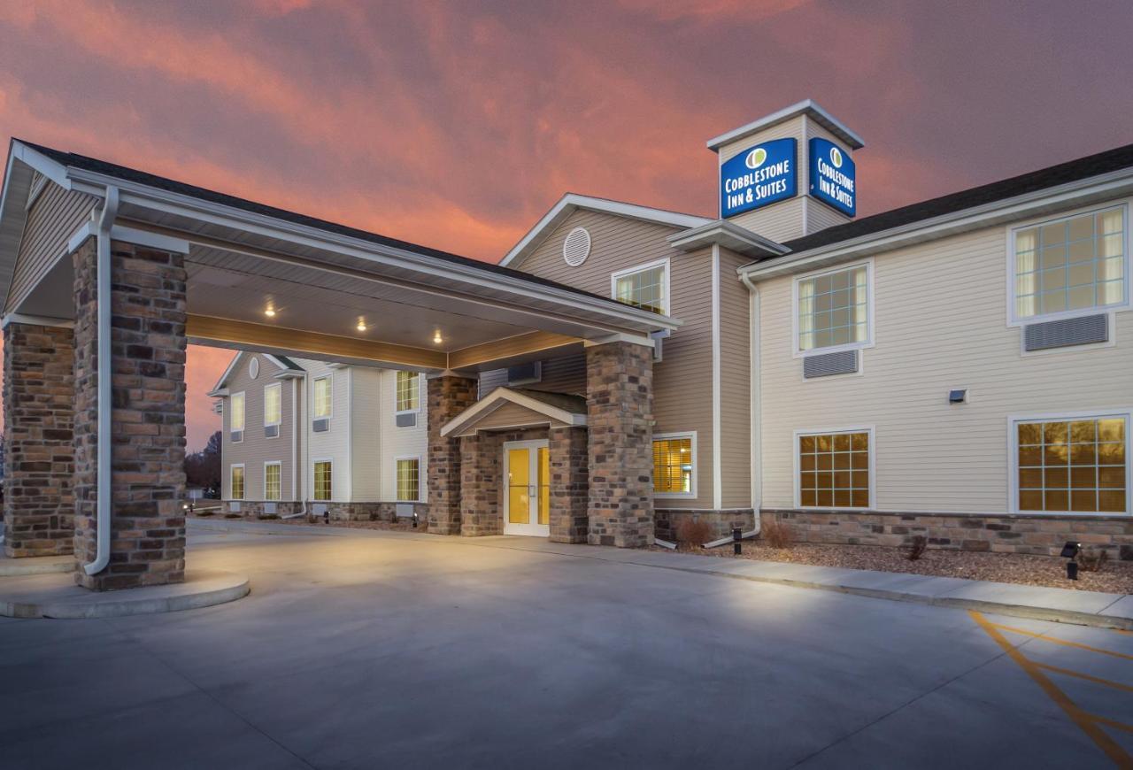Cobblestone Inn & Suites - Holdrege Экстерьер фото
