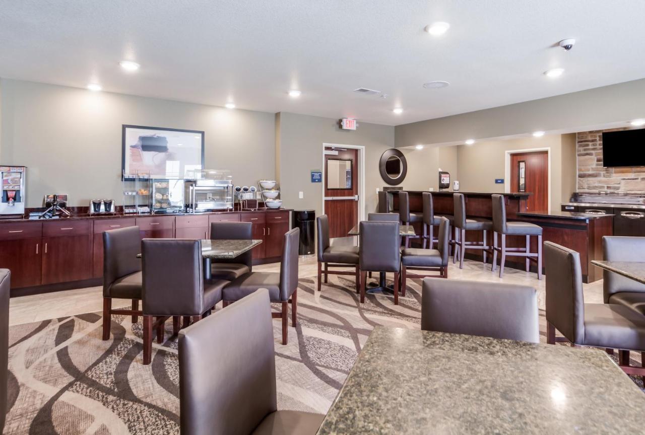 Cobblestone Inn & Suites - Holdrege Экстерьер фото